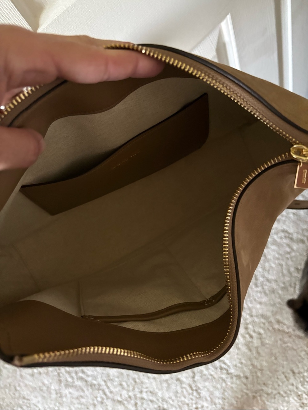 Michael Kors Pebble Leather Hobo in Tan Brown with Gold Hardware - Picture 3 of 3